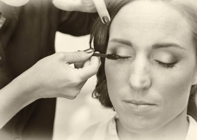 Maquillando a la novia