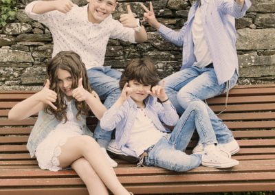 Niños de calle en estudio de Comunión