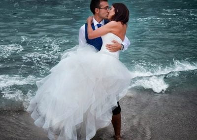 Beso en la playa, postboda
