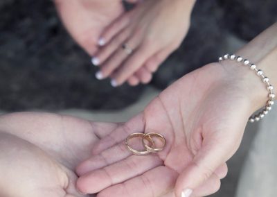 anillos de boda con novios