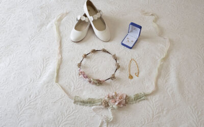 Fotografía de comunión: de casa a la ceremonia y la tarta