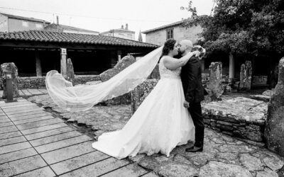 Fotógrafo en Melide: por qué es el lugar ideal para tus fotos de boda rural